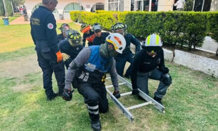 Capacitación continua para elementos de Protección Civil y Bomberos de Atotonilco de Tula