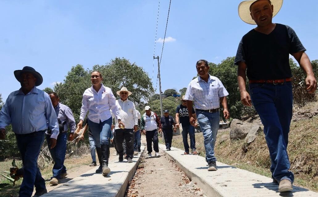 Presidenta Tania Valdez supervisa avances de obra en San Buenaventura y Las Colonias