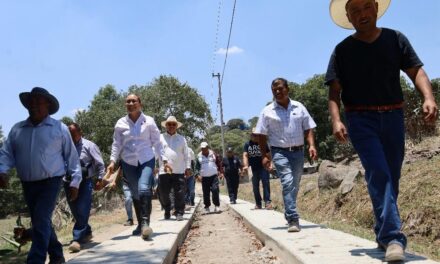 Presidenta Tania Valdez supervisa avances de obra en San Buenaventura y Las Colonias