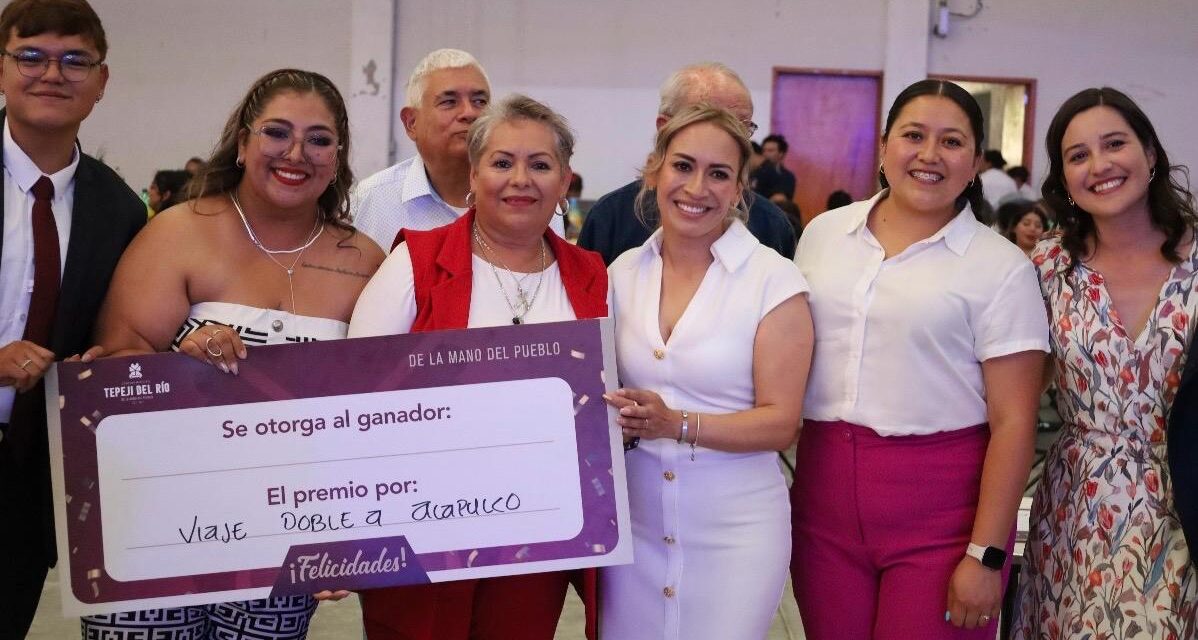TANIA VALDEZ CELEBRA A MÁS DE MIL 500 MAESTROS EN TEPEJI CON GRAN FESTEJO Y RIFAS
