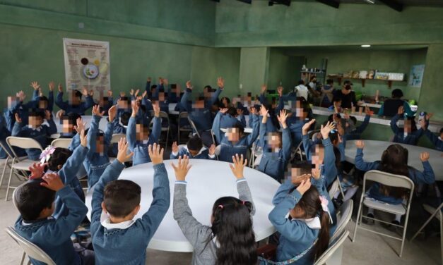 Entrega de equipamiento para comedor escolar en San José Piedra Gorda, con el respaldo del gobierno municipal