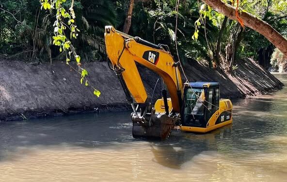 Continúan acciones de limpieza y desazolve en el cauce del río Tepeji ante temporada de lluvias