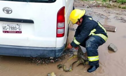 Bomberos de Hidalgo desarrollan el plan de auxilio ante las continuas lluvias registradas en Pachuca y Mineral de la Reforma