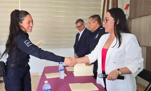 𝐂𝐚𝐩𝐚𝐜𝐢𝐭𝐚𝐜𝐢𝐨́𝐧 𝐜𝐨𝐦𝐩𝐥𝐞𝐭𝐚: 𝐚𝐬𝐢́ 𝐚𝐯𝐚𝐧𝐳𝐚 𝐥𝐚 𝐭𝐫𝐚𝐧𝐬𝐟𝐨𝐫𝐦𝐚𝐜𝐢𝐨́𝐧 𝐞𝐧 𝐬𝐞𝐠𝐮𝐫𝐢𝐝𝐚𝐝 𝐜𝐨𝐧 𝐬𝐞𝐫𝐯𝐢𝐝𝐨𝐫𝐞𝐬 𝐩𝐮́𝐛𝐥𝐢𝐜𝐨𝐬 𝐦𝐚́𝐬 𝐜𝐚𝐩𝐚𝐜𝐢𝐭𝐚𝐝𝐨𝐬.