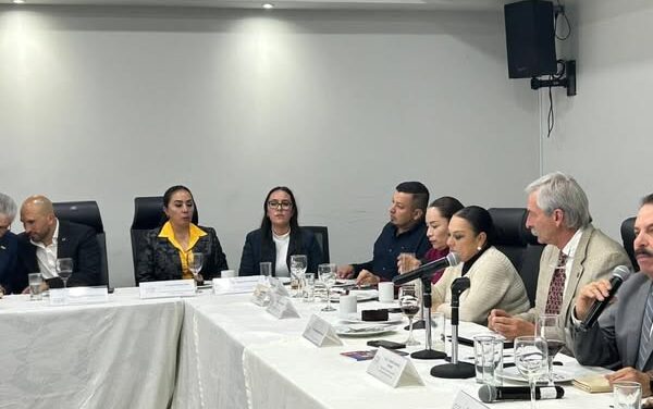 Atotonilco de Tula presente en la asamblea mensual del CCEH