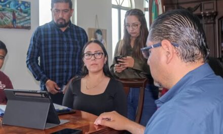 Realizan mesa de trabajo sobre el proyecto del Tren México–Querétaro en presidencia municipal de Atotonilco de Tula