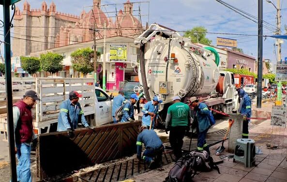 El Gobierno Municipal de Tula de Allende avanza en el trabajo de limpieza y desazolve del sistema de alcantarillas.