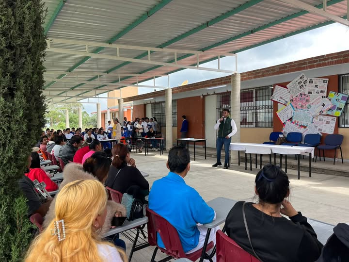 Gobierno de Atotonilco participa en la 𝗙𝗲𝗿𝗶𝗮 𝗜𝗻𝗳𝗼𝗿𝗺𝗮𝘁𝗶𝘃𝗮 𝘀𝗼𝗯𝗿𝗲 𝗣𝗿𝗲𝘃𝗲𝗻𝗰𝗶𝗼́𝗻 𝗱𝗲 𝗔𝗱𝗶𝗰𝗰𝗶𝗼𝗻𝗲𝘀