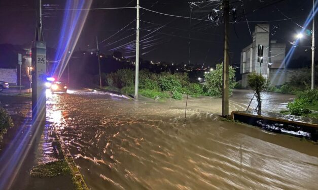 La Unidad Municipal de Protección Civil y Bomberos de Tepeji del Río ha atendido diversos reportes derivado de las lluvias registradas en el municipio.