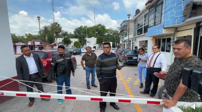 Se manifiestan en el Centro de Justicia de #TepejiDelRio, por el nuevo cobro de estacionamiento