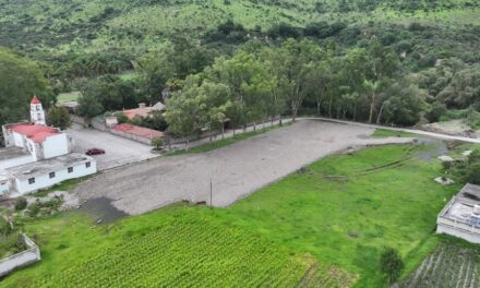 Realizan labores de mantenimiento a la explanada de San Ignacio Nopala