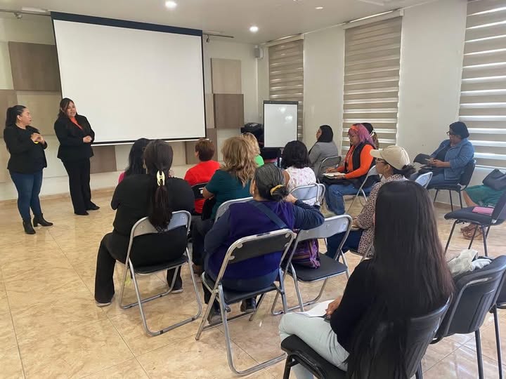 Imparten Taller de Marketing Digital para Mujeres en Atotonico de Tula