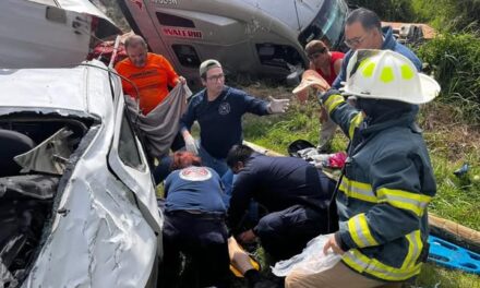Atienden autoridades accidente vehicular en la autopista México–Querétaro