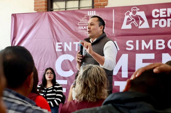 Cristhian Martínez entrega 1500 toneladas de cemento Fortaleza a colonias y comunidades de Tula