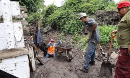 Realizan trabajos de limpieza en salidas de agua pluvial en Tepeji del Río