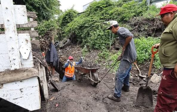 Realizan trabajos de limpieza en salidas de agua pluvial en Tepeji del Río