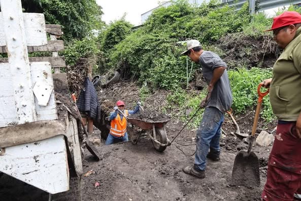 Realizan trabajos de limpieza en salidas de agua pluvial en Tepeji del Río