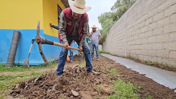 Inicia instalación de huerto escolar en la primaria Benito Juárez de la comunidad de Santiago Tlaltepoxco