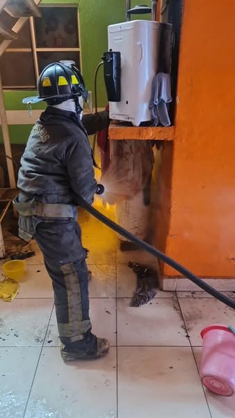 Protección Civil y Bomberos de Tula atienen incendio causado por fuga de gas