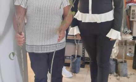 Entregan 200 árboles frutales en Atotonilco de Tula