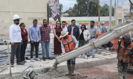 Yocelyn Tovar supervisa obra carretera Atotonilco de Tula–Progreso