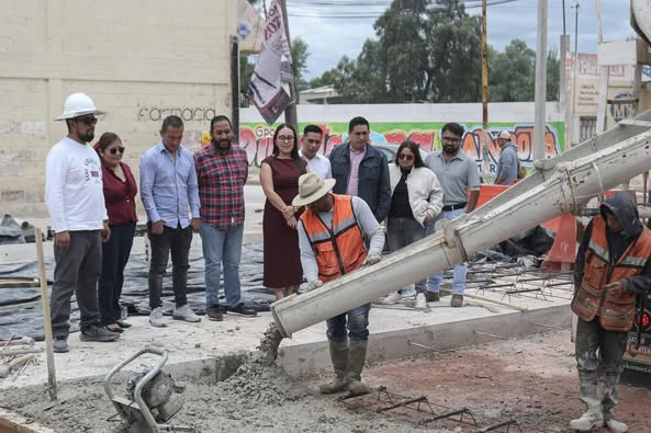 Yocelyn Tovar supervisa obra carretera Atotonilco de Tula–Progreso