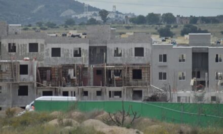 Fraccionamientos de Atotonilco sin municipalizar por irregularidades, carecen de servicios públicos básicos