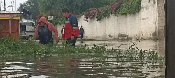 Bomberos #Tula informa que, continúa trabajando de manera ininterrumpida ante la presencia de lluvias en el municipio.