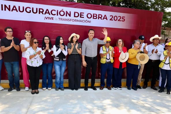 Después de más de cinco años en el abandono, Cristhian Martínez inaugura la calle Tula en San Miguel Vindhó