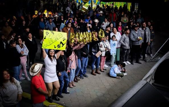 Miles de familias tulenses se reunieron en la explanada de la presidencia municipal para presenciar las Fiestas Patrias 2025