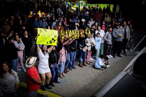Miles de familias tulenses se reunieron en la explanada de la presidencia municipal para presenciar las Fiestas Patrias 2025