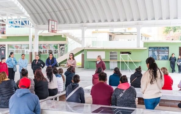 Gobierno de Tepeji entrega Patio Didáctico y rehabilita mobiliario en la escuela Javier Rojo Gómez