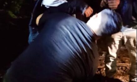 Rescatan a una mujer que cayó al Río Tula