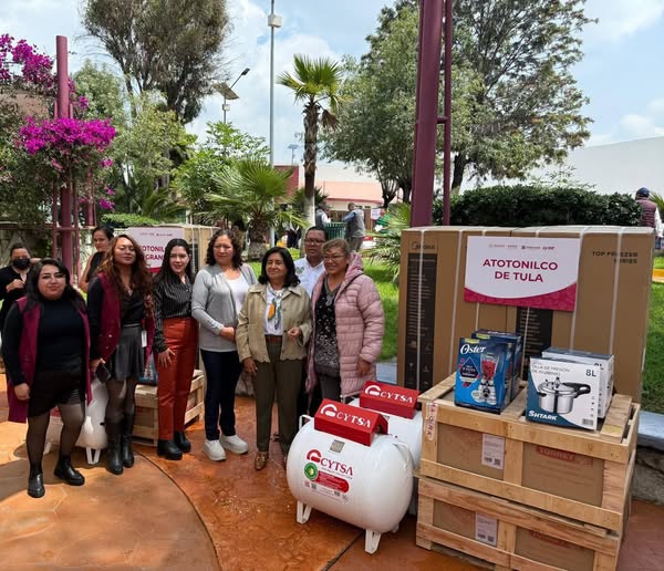 Atotonilco de Tula recibe dos equipamientos del programa de alimentación escolar