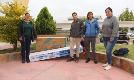 Impulsan el bienestar de 96 familias con la entrega de calentadores solares en Atotonilco de Tula