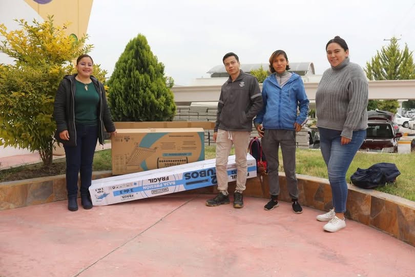 Impulsan el bienestar de 96 familias con la entrega de calentadores solares en Atotonilco de Tula