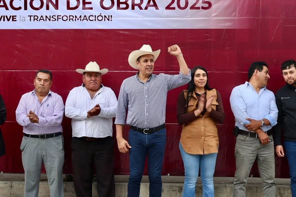 Gobierno de Tula entrega resultados palpables en Julián Villagrán: más calles, luminarias y apoyo educativo