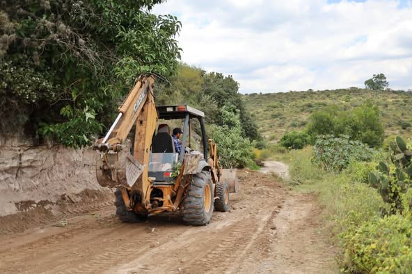 Avanza Programa de Mejoramiento de Caminos Rurales en San Juan Otlaxpa