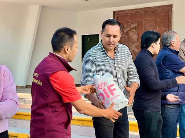 Sale convoy de Tula con víveres para familias afectadas por las lluvias del Huracán Priscilla