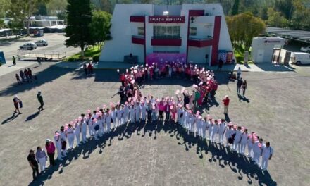 Realizan caminata en conmemoración del Día Internacional de la Lucha Contra el Cáncer de Mama en Tula