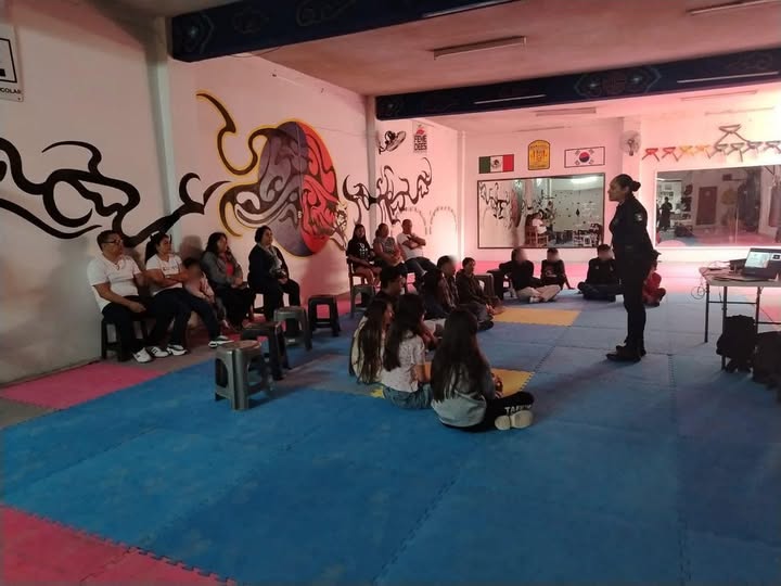 Imparten pláticas preventivas sobre Ciberacoso y Autocuidado en Atotonilco de Tula