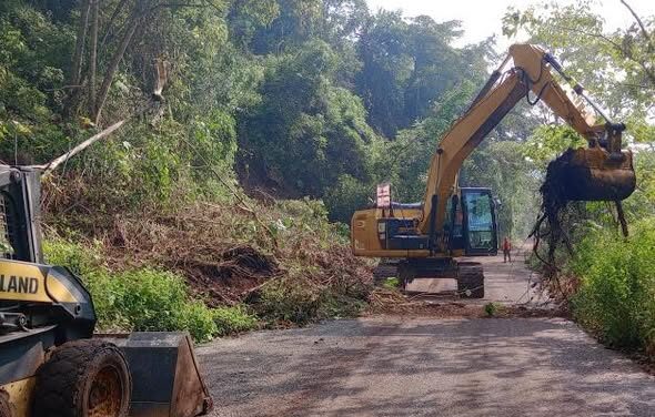 Abren 231 caminos y entregan más de 100 mil despensas en Hidalgo
