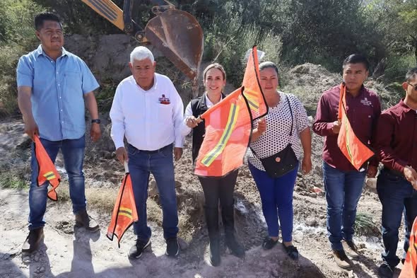 Arranca la construcción de la red de drenaje sanitario en la calle Constitución de San Mateo 1ª Sección, Tepeji del Río.