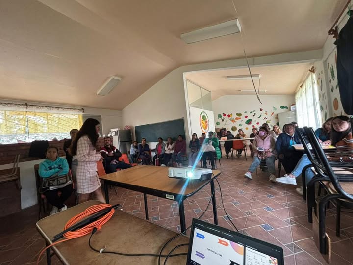 Se llevó a cabo el taller “Estilos de crianza y disciplina positiva” en Tepeji