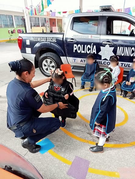 𝗔𝗰𝗲𝗿𝗰𝗮𝗺𝗼𝘀 𝗮 𝗹𝗮 𝗻𝗶𝗻̃𝗲𝘇 𝗮 𝗹𝗮 𝗹𝗮𝗯𝗼𝗿 𝗽𝗼𝗹𝗶𝗰𝗶𝗮𝗹 𝗰𝗼𝗻 𝗲𝗹 𝗽𝗿𝗼𝗴𝗿𝗮𝗺𝗮 “𝗨𝗻 𝗱𝗶́𝗮 𝗰𝗼𝗻 𝗺𝗶 𝗮𝗺𝗶𝗴𝗼 𝗽𝗼𝗹𝗶𝗰𝗶́𝗮”