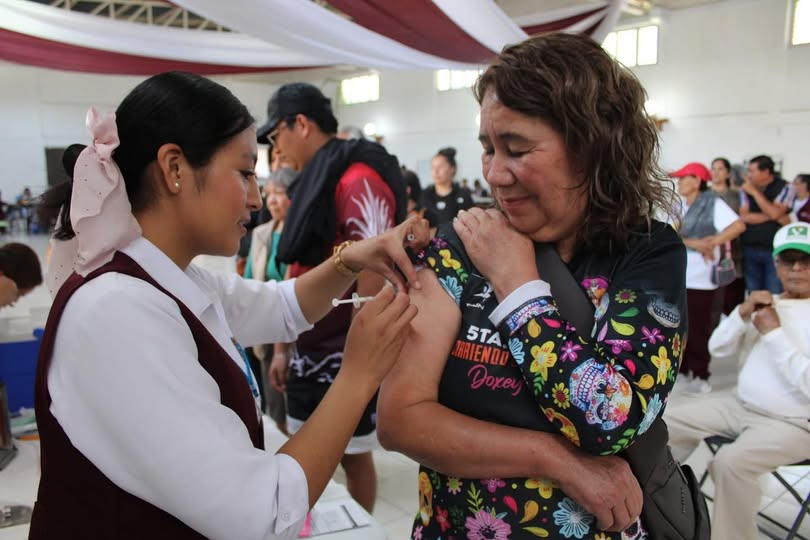 DIF #Tepeji en colaboración con el ISSSTE, llevó a cabo la campaña de vacunación cuidando la salud de quienes más lo necesitan