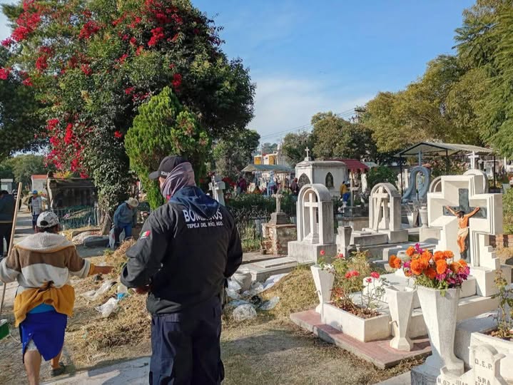 PC Tepeji reaiza operativos de seguridad en los panteones del municipio