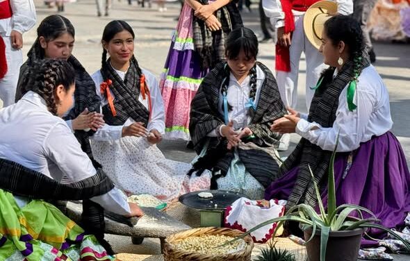 Tula conmemora el 115 aniversario de la Revolución Mexicana con izamiento de bandera y desfile cívico