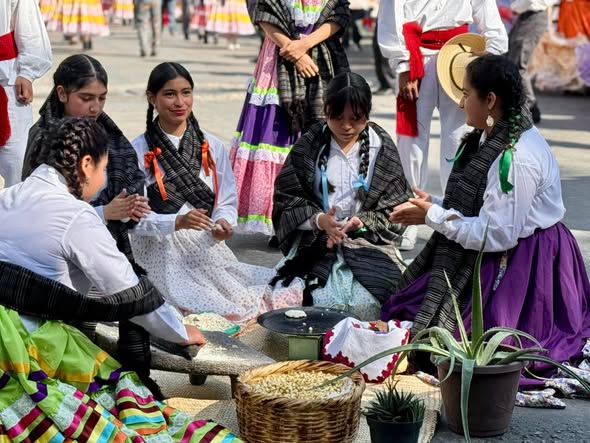 Tula conmemora el 115 aniversario de la Revolución Mexicana con izamiento de bandera y desfile cívico