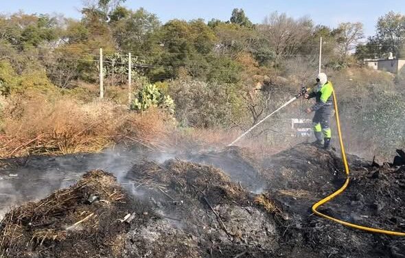 Bomberos de Tepeji del Río sofocan dos incendios de pastos secos